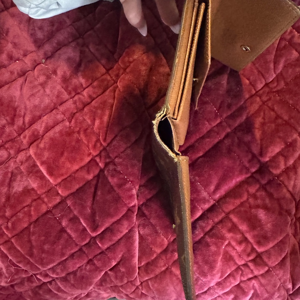 Louis Vuitton Brown and Gold Monogram Clutch - Picture 7 of 11